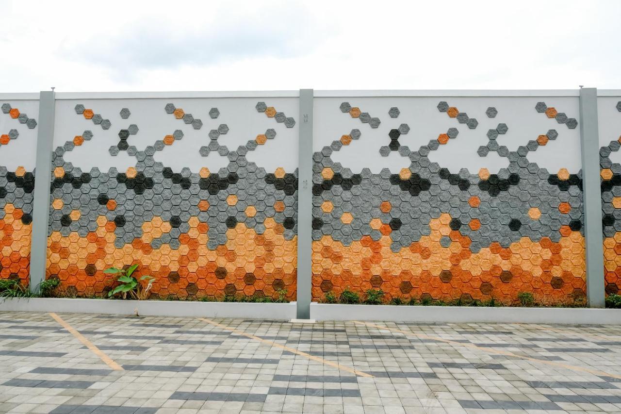 Oyo 2140 Hs Residence Tulungagung Dış mekan fotoğraf